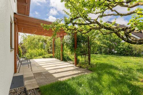 Terrasse mit Pergola - 7 Zimmer Einfamilienhaus in Waldshut-Tiengen
