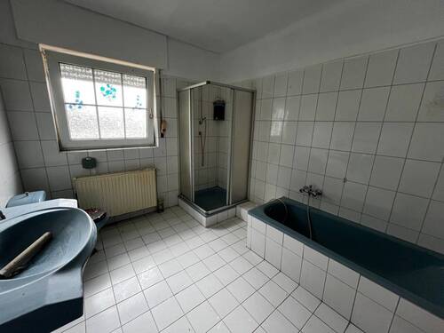 Badezimmer im Erdgeschoss - 