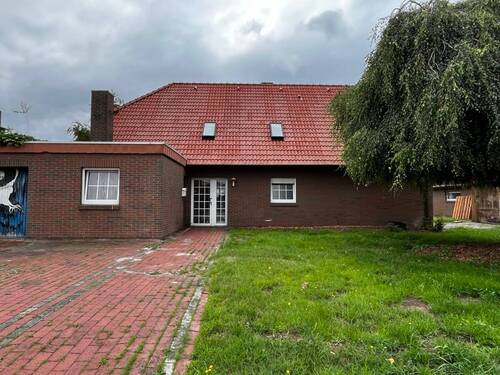 Titelbild - Renovierungsbedürftiges Ein- bis Zweifamilienhaus in ruhiger Siedlungslage von Sedelsberg