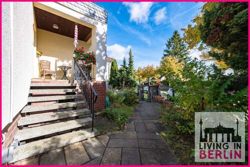 Hauseingang - 3 Zimmer Einfamilienhaus zum Kaufen in Berlin