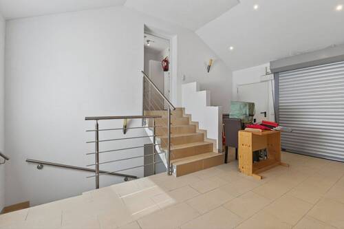 Zugang Garage & Kellerabgang - 