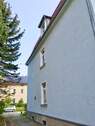Hausfassade mit Fensterreihe - 