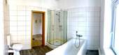 Modernes Badezimmer - 