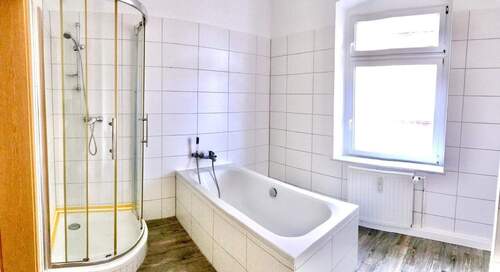 Modernes Badezimmer - 