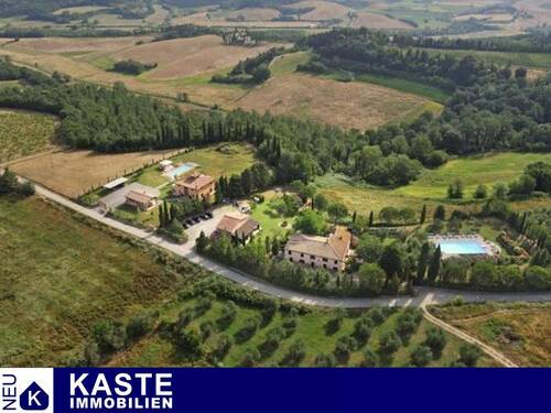 Titel - Exklusiver Agritourismus mit 8 Apartments und Pool in der Toskana kaufen