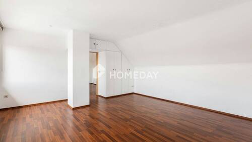 Wohnzimmer 2 - 2 Zimmer Etagenwohnung zum Kaufen in Nürnberg