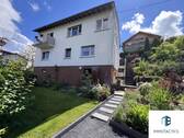 Seitlicher Garten am Haus - 