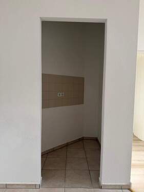 Eingangsbereich mit Fliesen - 