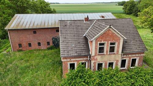 Blick auf das Objekt - Großzügiger Resthof mit Baugrundstück und Weideflächen, vielseitige Möglichkeiten in naturnaher Lage