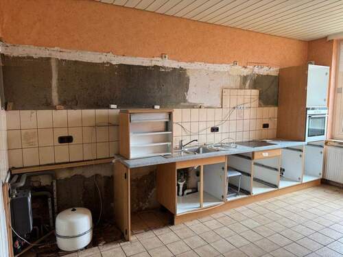 Küche - 5 Zimmer Mehrfamilienhaus, Wohnhaus in Averlak