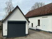 Nebengebäude und Garage - 