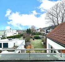 Lichtdurchflutete, großzügige DG-Wohnung mit Gartenblick - Neuss Uedesheim