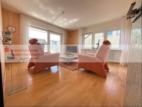 Wohnbereich mit Zugang zum Balkon - 