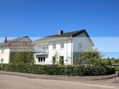 Straßenansicht - Charmantes Haus mit Einliegerwohnung in ruhiger Lage von Durmersheim - viel Platz, Blick ins Grüne!