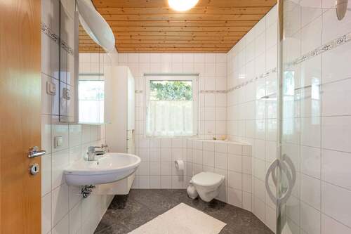 Badezimmer/Gäste-WC im EG - 