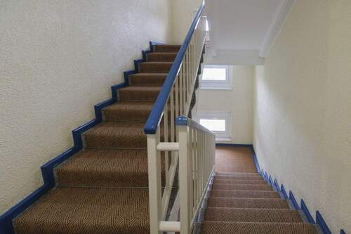 07. Gepflegtes Treppenhaus - 