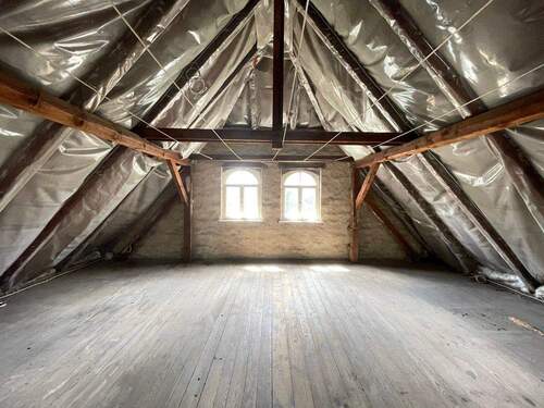 ausbaufähiger Dachboden - 