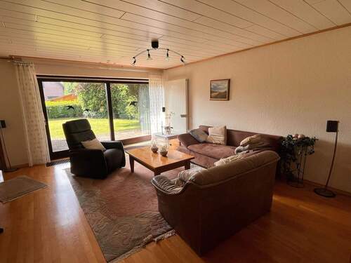 Wohnzimmer - 5 Zimmer Einfamilienhaus in Georgsdorf