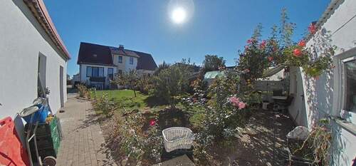 Rückansicht B2 - Saniertes Wohnhaus mit 5 Zimmer, Vollkeller, 2 Bäder, Garage, Nebengelass & viel Land, im LK Rostock