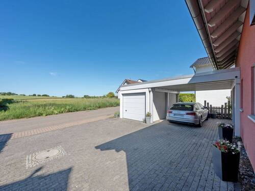 Carport und Garage - 