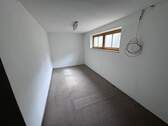 gr. Raum im UG m. Lichtfenster - 
