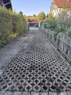 Zufahrt z. Grundstück - 