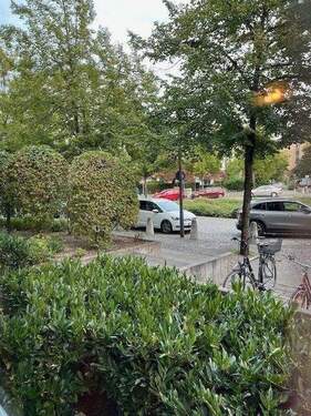 Blick nach Draußen.jpg - 2 Zimmer Etagenwohnung in Berlin