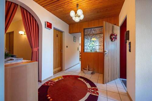 EG: Eingangsdiele, offen übergehend in Essbereich - 