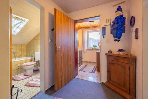 DG: Diele mit Zugangstür - 