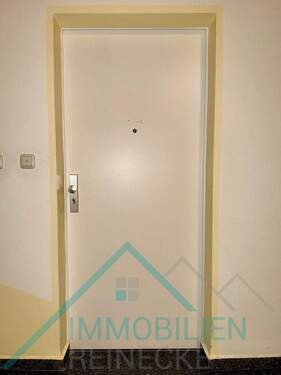 Wohnungseingang - 3 Zimmer Etagenwohnung zum Kaufen in Iserlohn