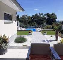 Urlaubsflair im eigenen Heim! Traumimmobilie mit Pool und wunderschönem Garten! - Augustusburg / Grünberg