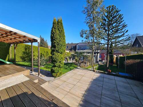 Garten - Modernisiertes 1-2-Familienhaus mit 3 Garagen und attr. Garten in guter und ruhiger Lage in Wetter