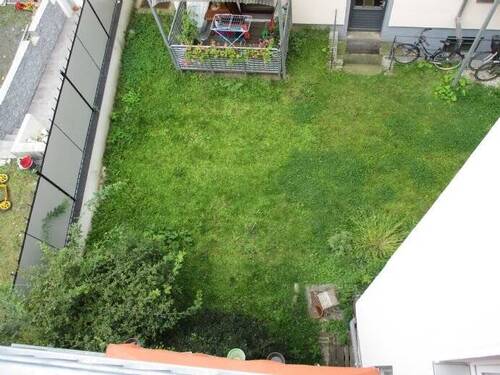 Blick in den Garten - 4 Zimmer Etagenwohnung in Hildesheim