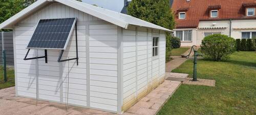 Gerätehäuschen mit Brunnenzugang - 