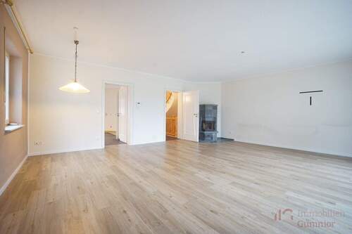 Wohn- und Esszimmer - 