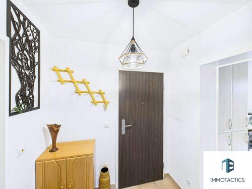 Flur - 2 Zimmer Etagenwohnung zum Kaufen in Bad Kreuznach