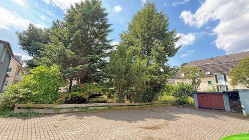 Blick auf das Grundstück - 