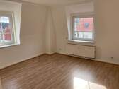 IMG_0384 - Gemütliche 2-Zimmer mit Laminat und Wannenbad in ruhiger Lage!