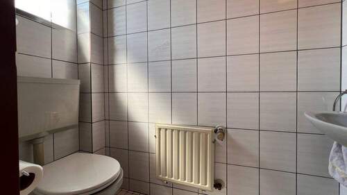 Gäste WC - 4 Zimmer Einfamilienhaus in Stolberg (Rheinland)
