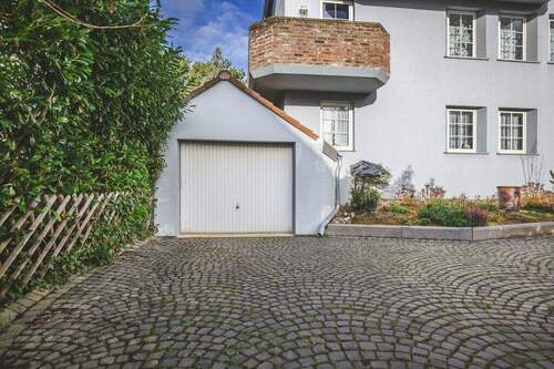 Garage - Mehrfamilienhaus, Wohnhaus mit 246,00 m&sup2; in Aachen zum Kaufen