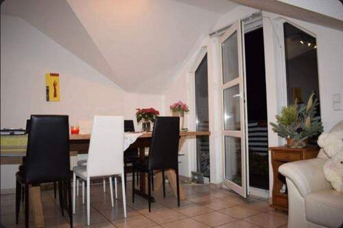 Wohnzimmer - ***Attraktive Dachgeschosswohnung in Körbecke***