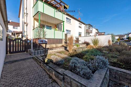 Hausansicht Vorgarten - 