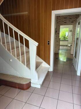 Eingangsbereich - 6 Zimmer Einfamilienhaus in Saarbrücken