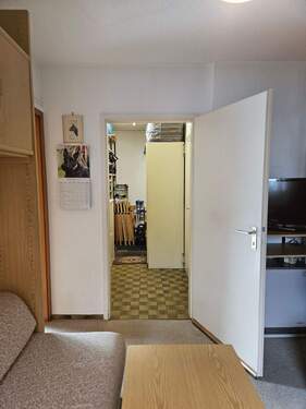 Zugang zur Doppelgarage - 