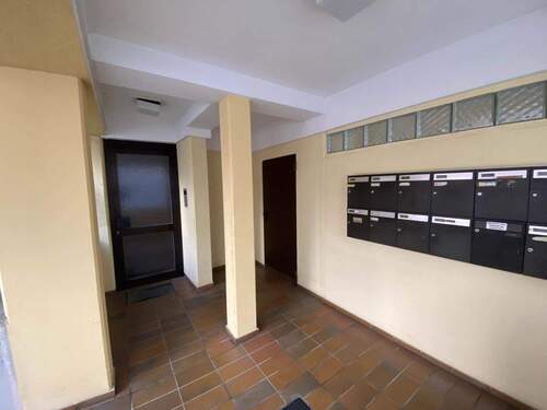 Hauseingang q - 3 Zimmer Etagenwohnung in Fürth