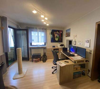 Wohnzimmer m Arbeitsplatz - Etagenwohnung mit 82,00 m&sup2; in Fürth zum Kaufen