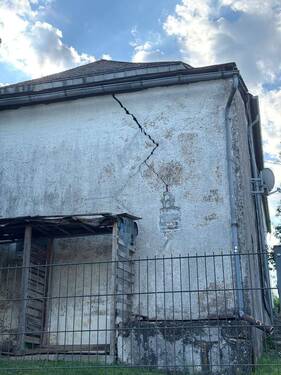 Rissbildung im Scheunenanbau - 