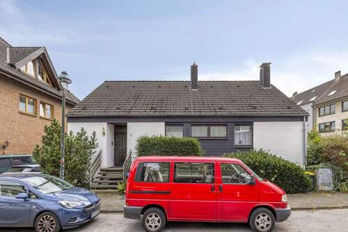 Hausansicht I - 6 Zimmer Einfamilienhaus in Düsseldorf