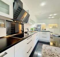 Saniertes Wohnhighlight in zentraler Lage mit Einbauküche, 2 Bädern, Doppelgarage u. großer Terrasse - Mönchengladbach Rheydt