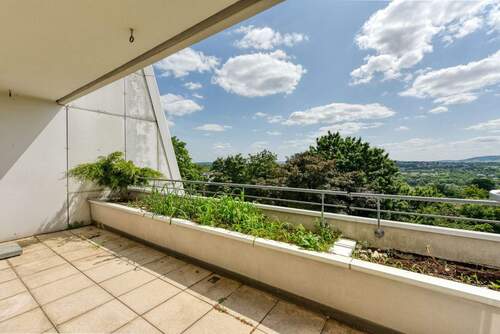 Balkon nach Osten - Etagenwohnung mit 138,80 m&sup2; in Stuttgart zum Kaufen